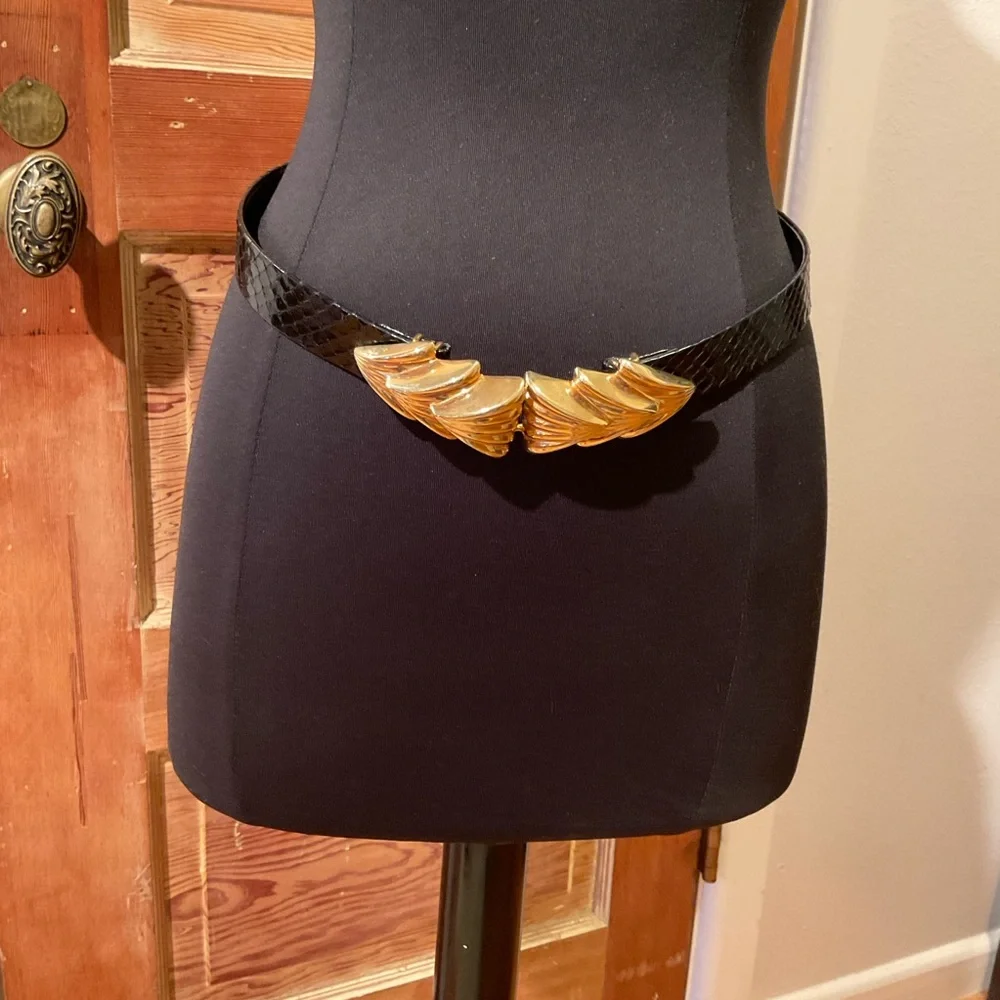 Vintage Alexis Kirk black leather and gold buckle belt - Picture 2 of 12